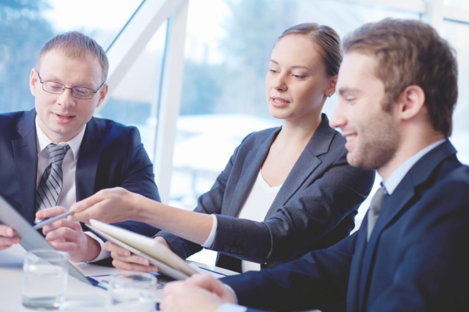 Teamarbeit bei der Content-Strategie-Entwicklung